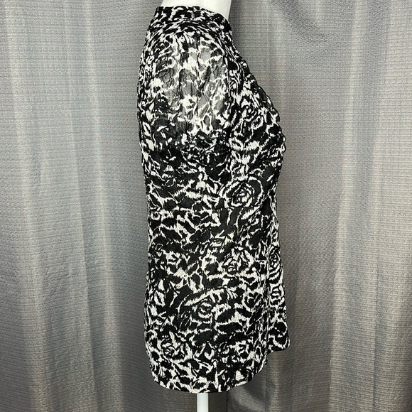 AB STUDIO SMALL BLACK AND WHITE LACE RUFFLE BLOUSE - Picture 5 of 9